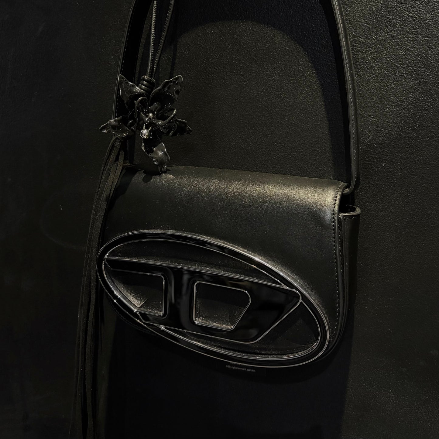 Leather whip 0rchid Chain