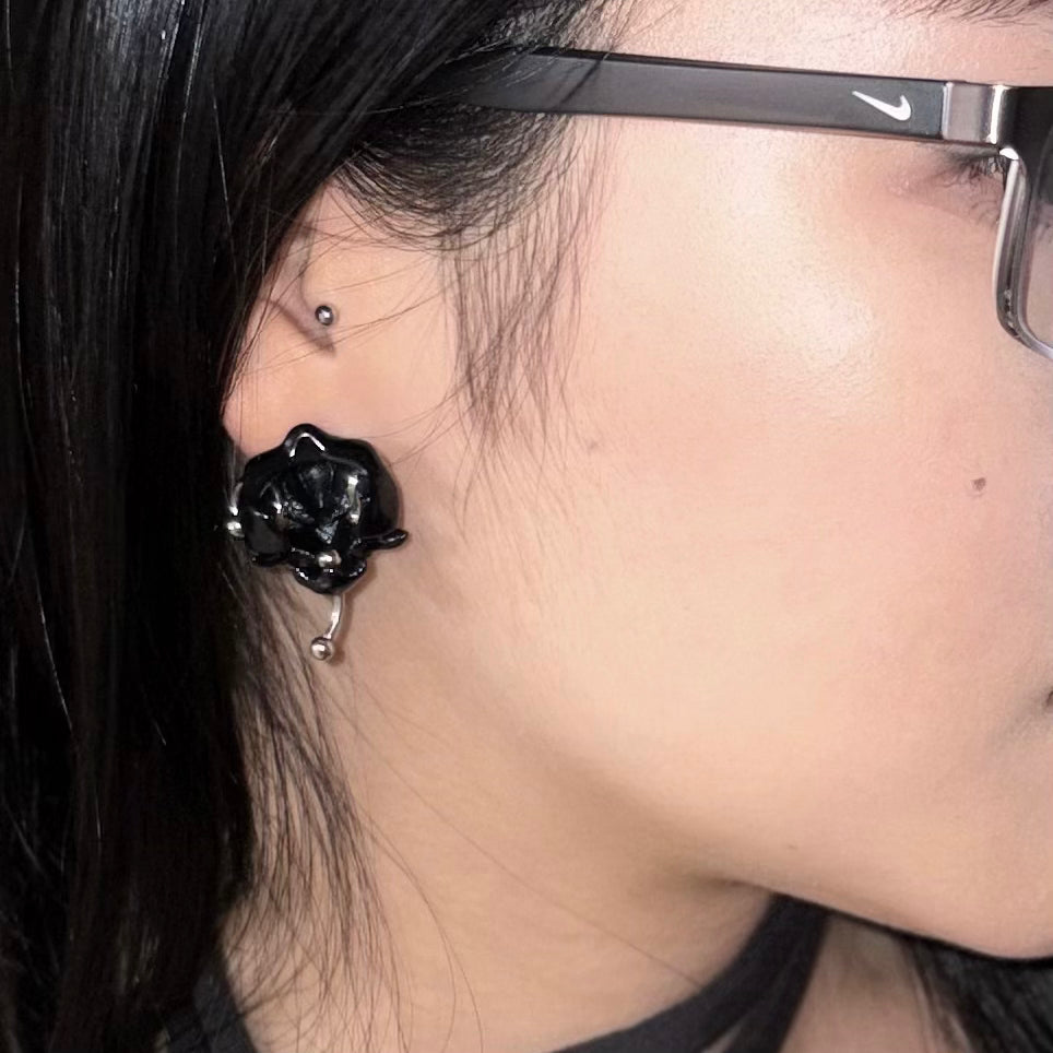 0RCHID HUSK EARRING-BLACK